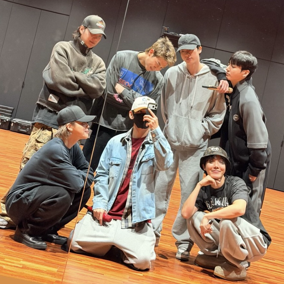 뷔 (방탄소년단)의 최신 사진