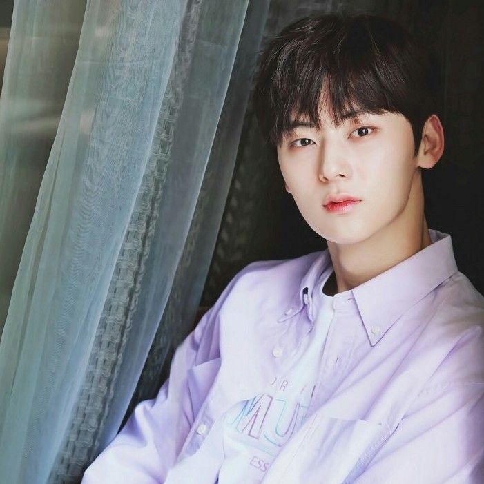 황민현의 비하인드 컷