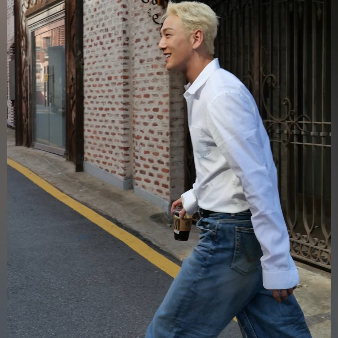 A moment captured by Baekho's fan
