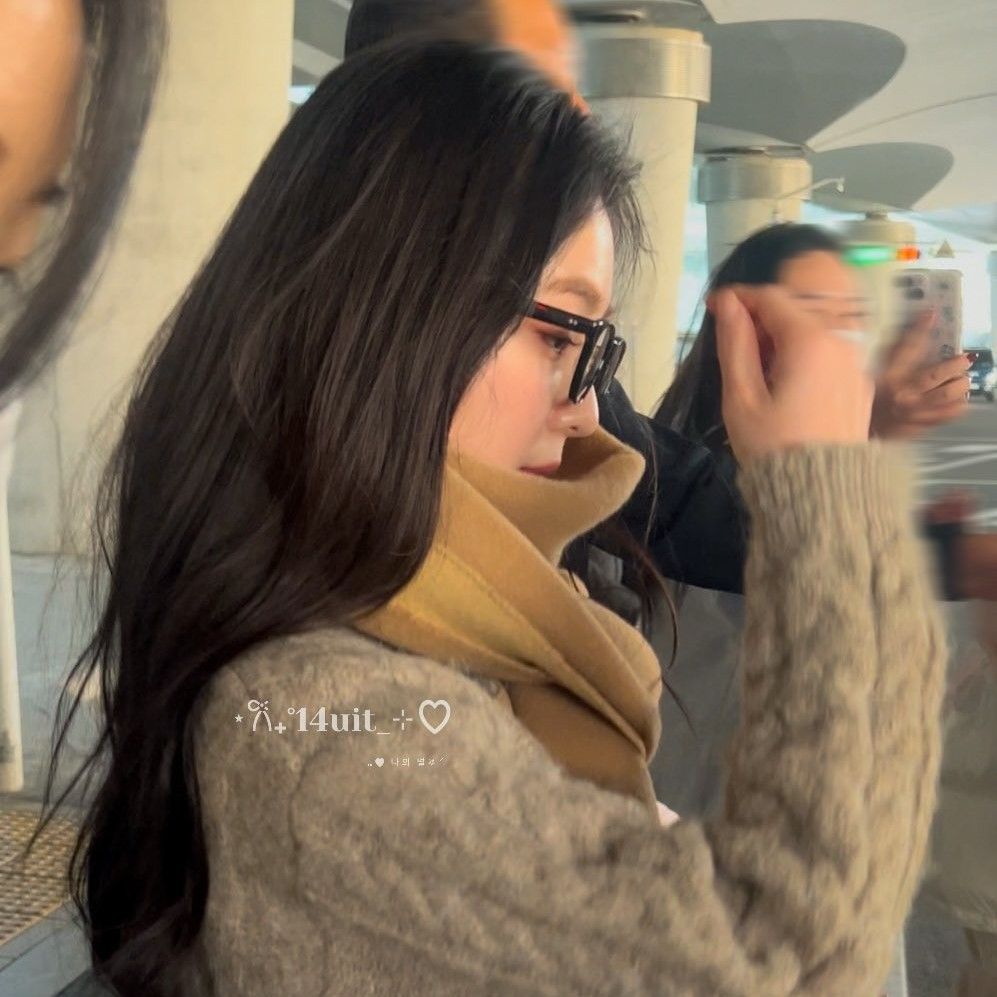 Recent activity shot of Irene (Red Velvet)