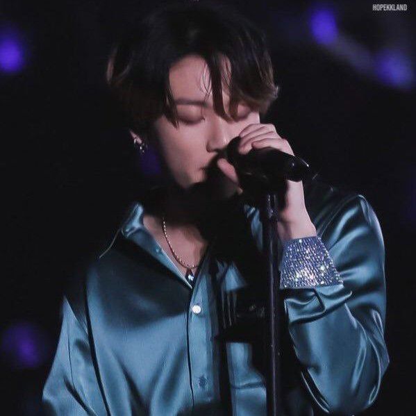 Foto aktivitas terbaru Jungkook (BTS)