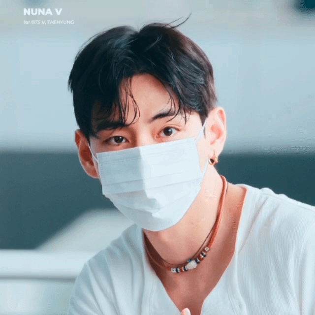 뷔 (방탄소년단)의 최신 사진