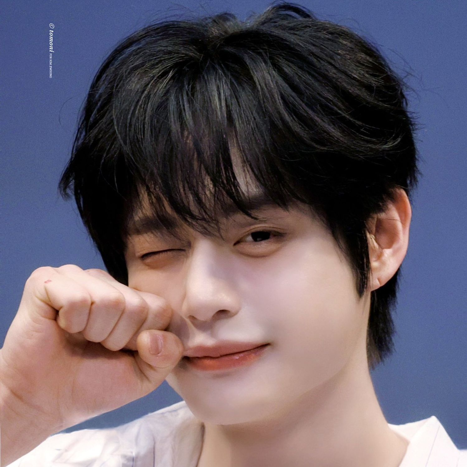 Behind-the-scenes cut of Kim Jiwoong (ZEROBASEONE)