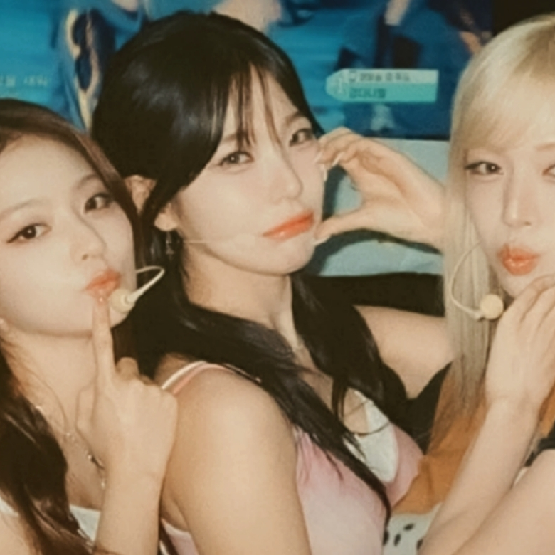 Behind-the-scenes cut of fromis (9)