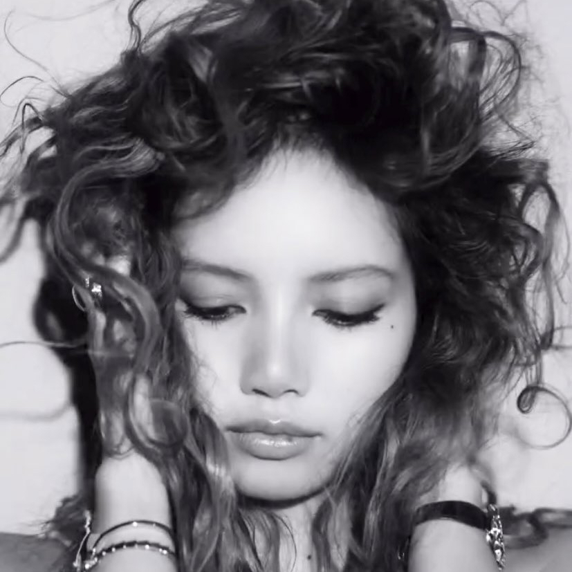 리사 (BLACKPINK)의 비하인드 컷