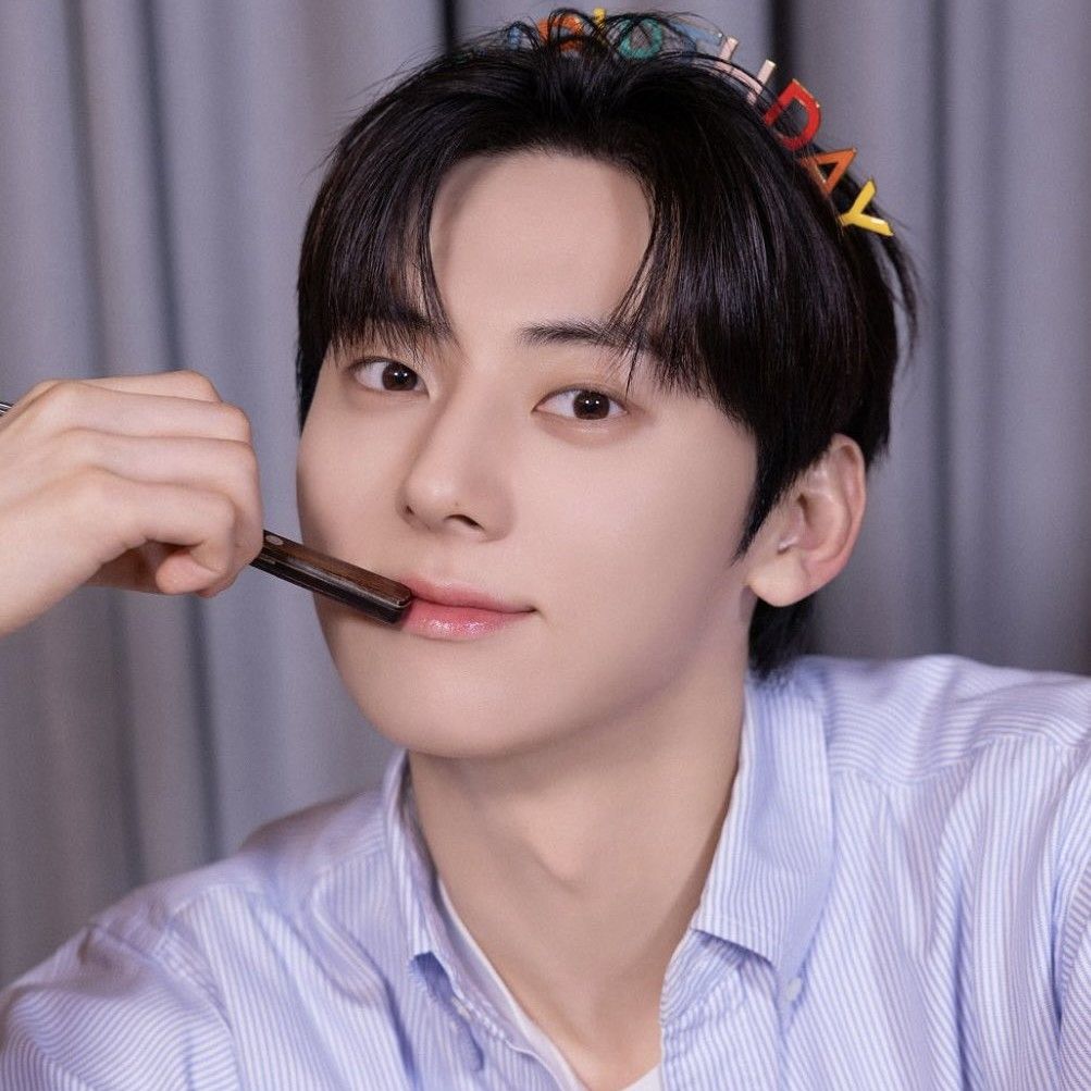 Recent activity shot of Hwang Minhyun