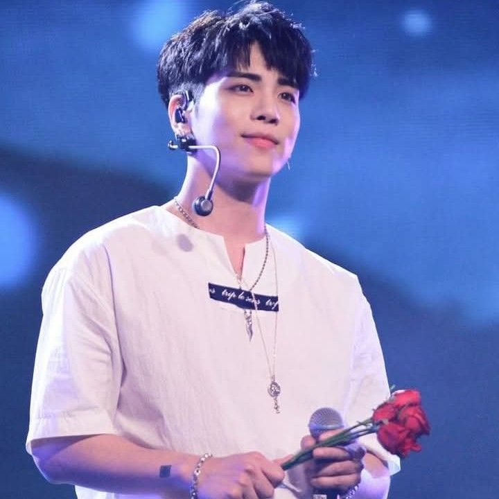 Latest photo of Jonghyun (SHINee)