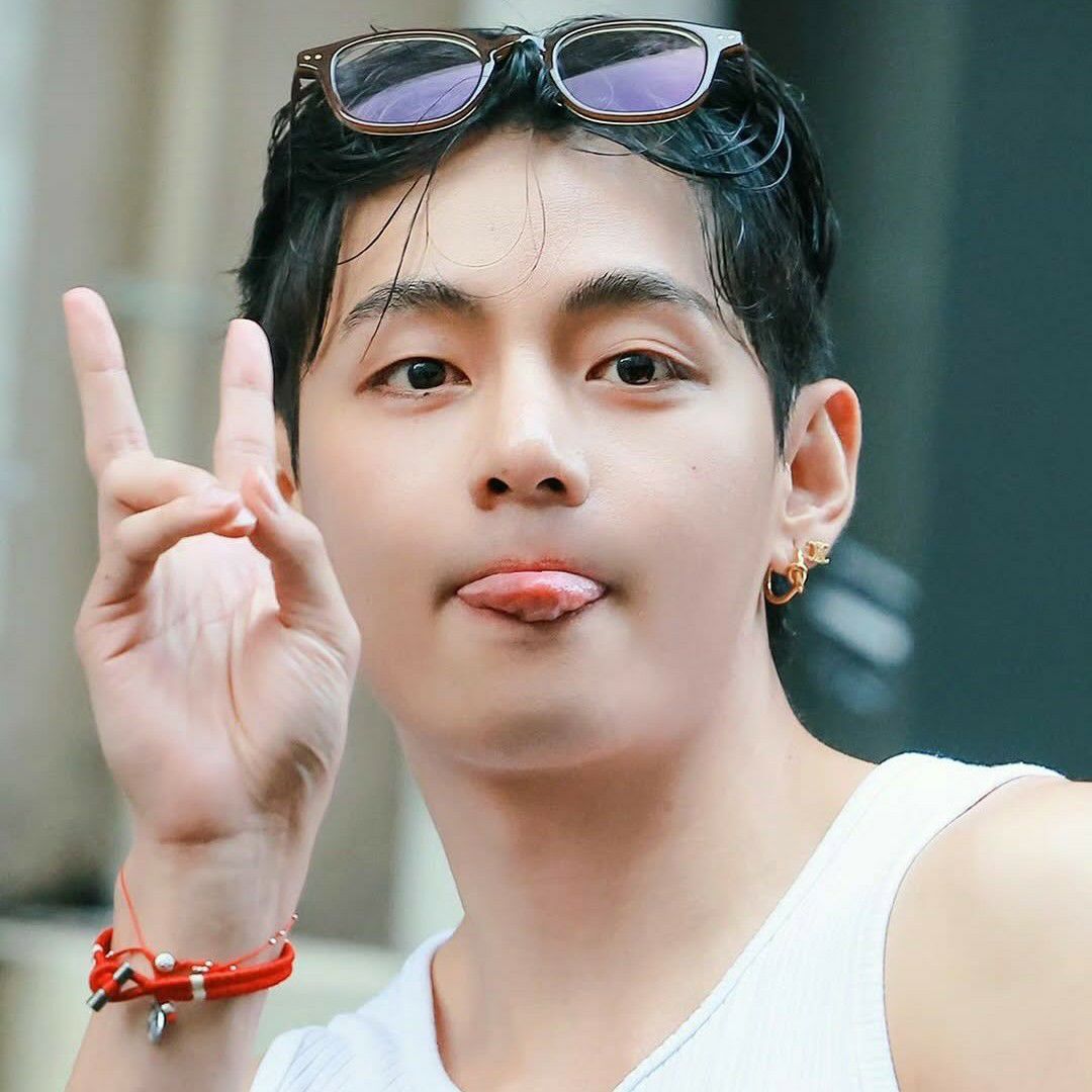 Foto terbaru V (BTS)