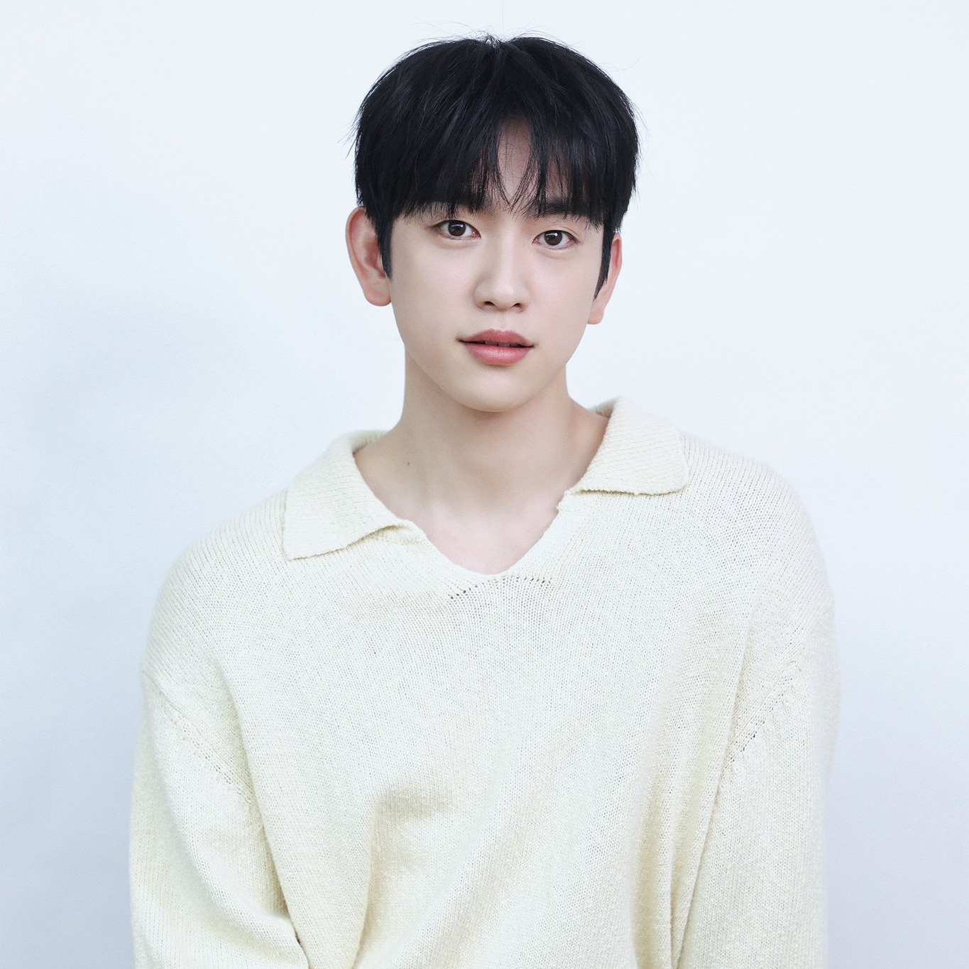 Latest photo of Jinyoung (GOT7)