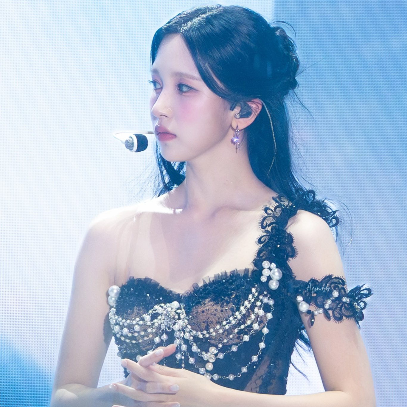 Behind-the-scenes cut of TWICE