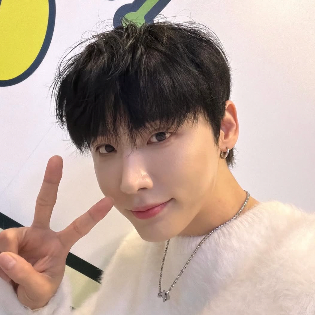 Behind-the-scenes cut of Jeon Woong (AB6IX)