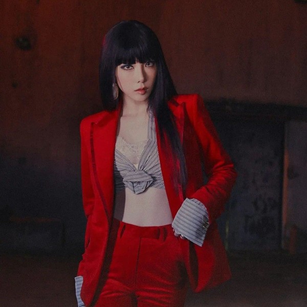 Shining profile picture of Taeyeon (Girls' Generation) on today's Choeaedol