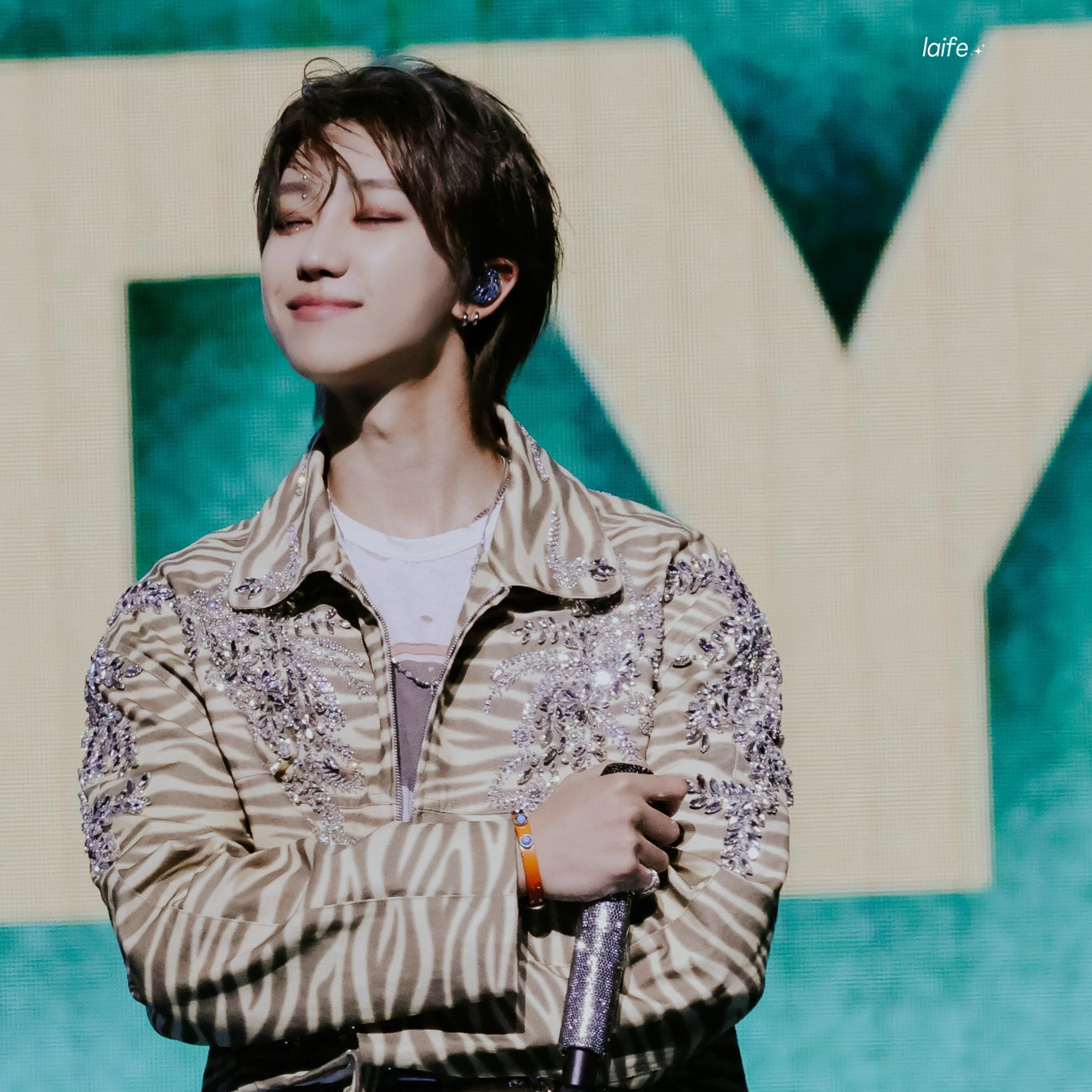 Behind-the-scenes cut of The 8 (SEVENTEEN)