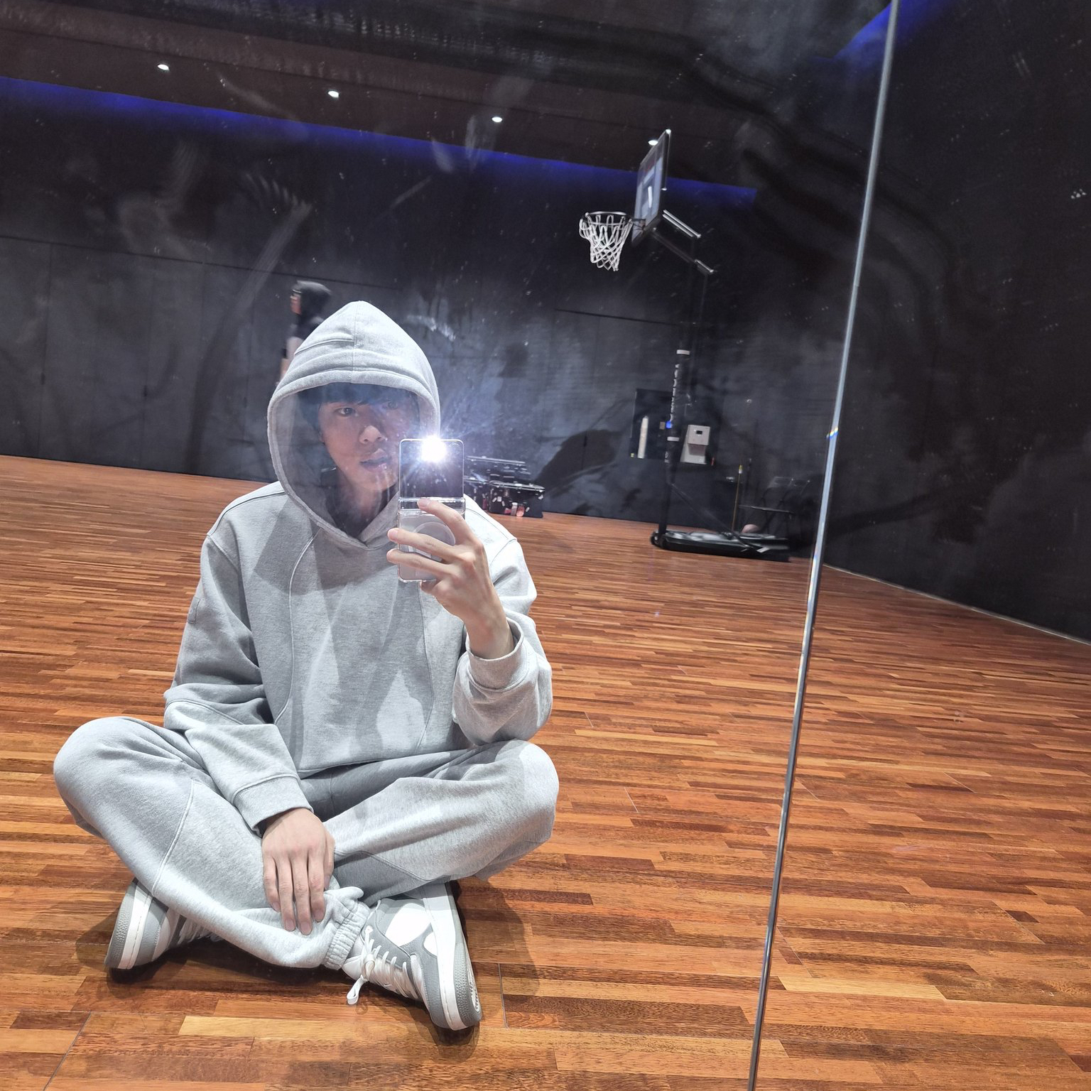 Momen yang diabadikan oleh penggemar Jin (BTS)