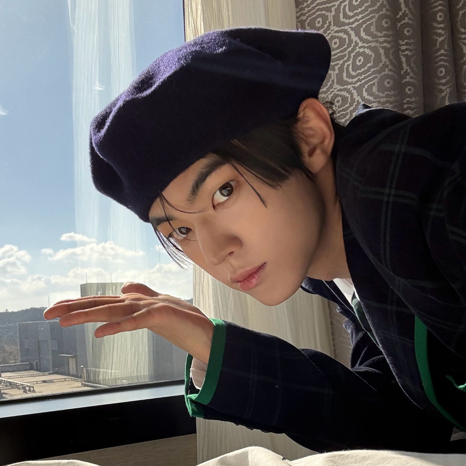 Behind-the-scenes cut of TWS