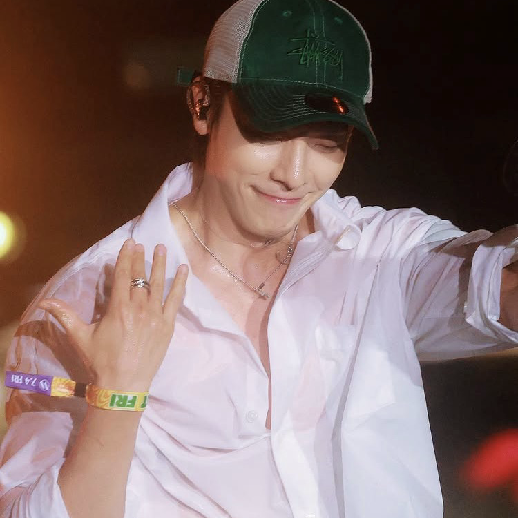 Latest photo of Donghae (Super Junior)