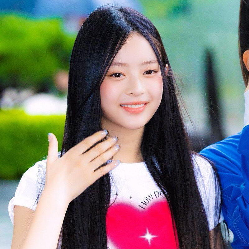 Latest photo of HANNI (NewJeans)