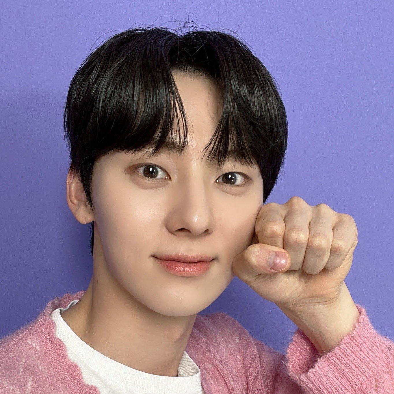 A moment captured by Hwang Minhyun's fan