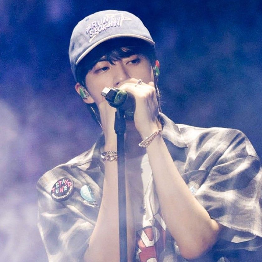 A moment captured by Jin (BTS)'s fan