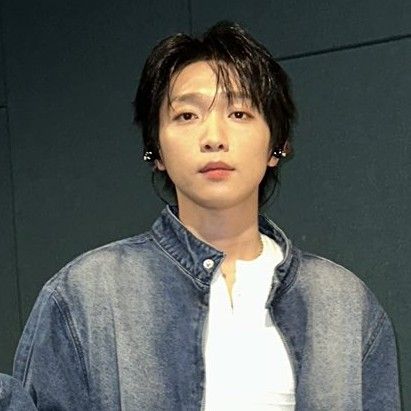 Recent activity shot of Jeong Sewoon