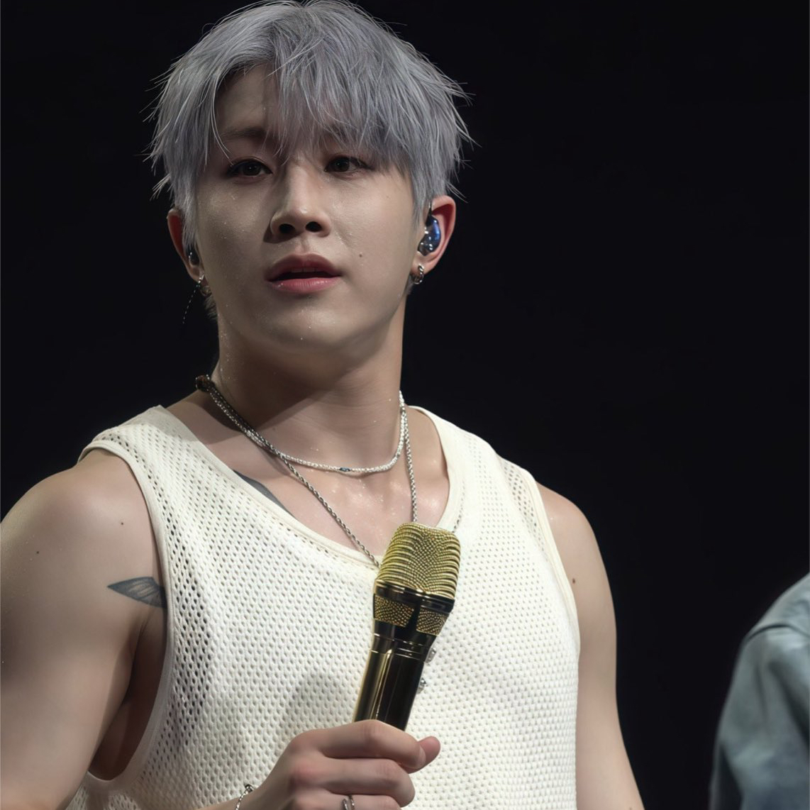 Behind-the-scenes cut of Jinjin (ASTRO)