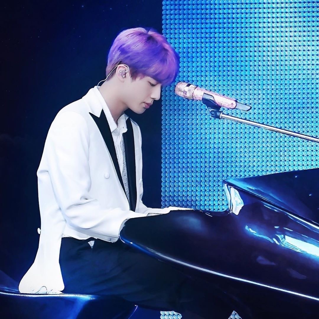 진 (방탄소년단)의 비하인드 컷