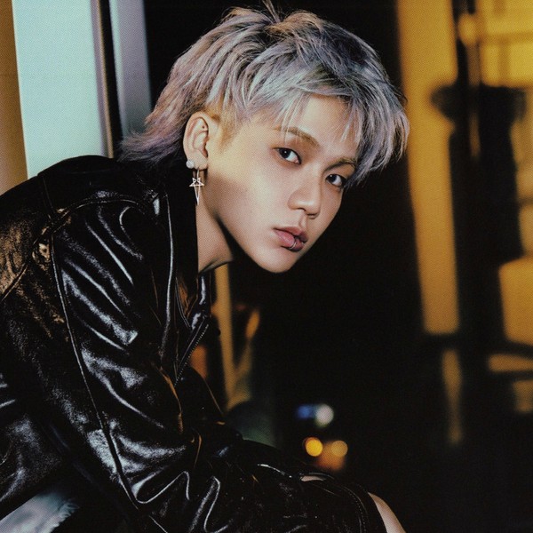 Signature photo of Choi Hyunsuk (TREASURE) capturing their charm