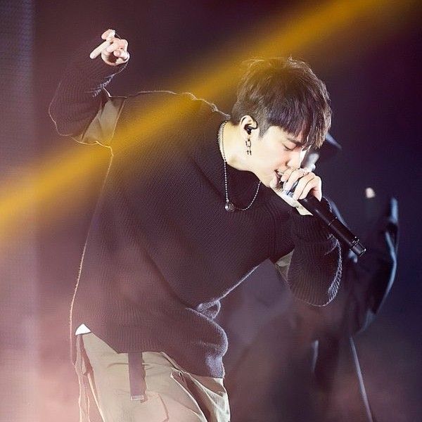 Recent activity shot of Eun Jiwon (SECHSKIES)