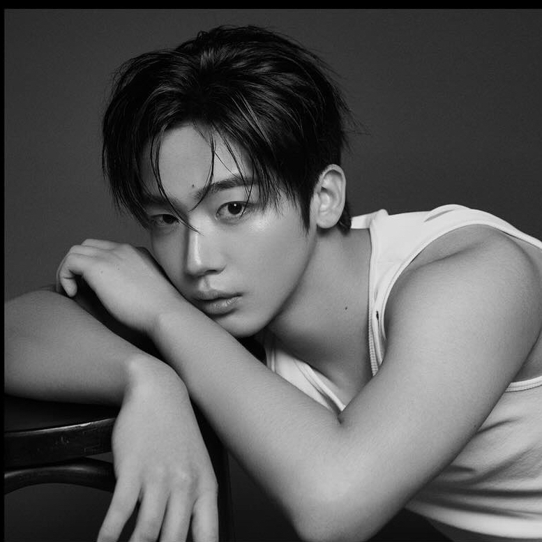 A moment captured by Kim Yohan (WEi)'s fan