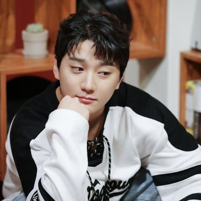 Recent activity shot of Hong Joochan (GoldenChild)