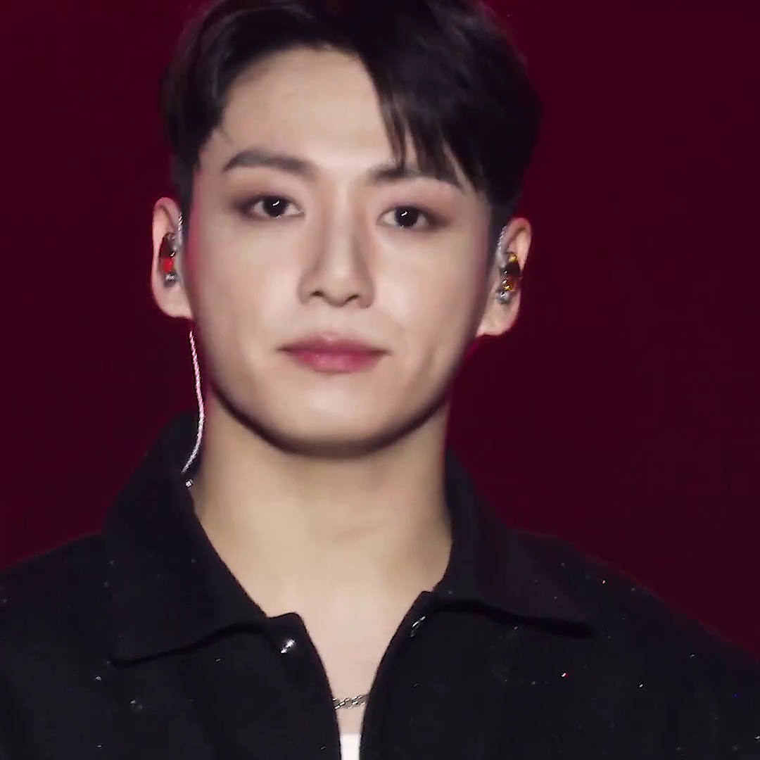 Foto aktivitas terbaru Jungkook (BTS)