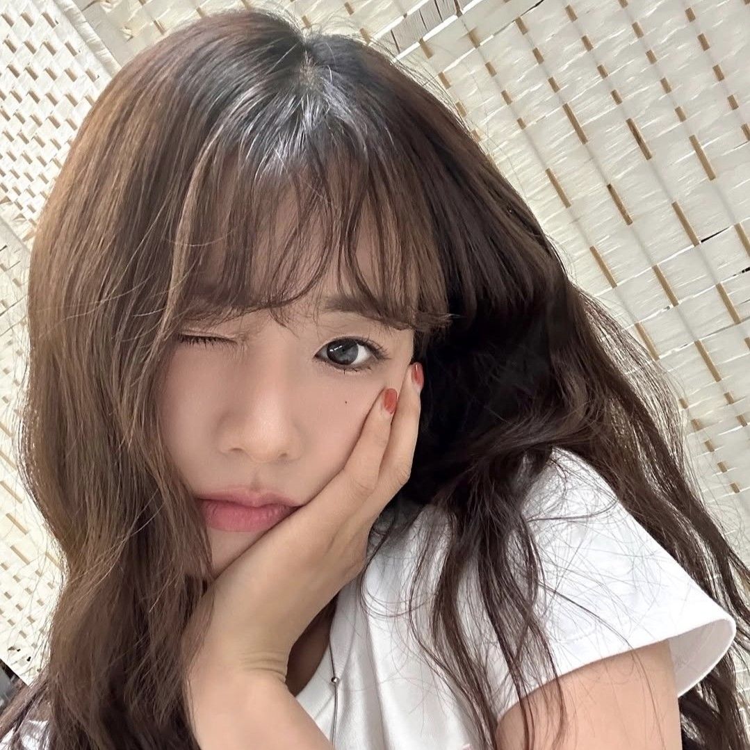 Recent activity shot of Yoon Bomi (Apink)
