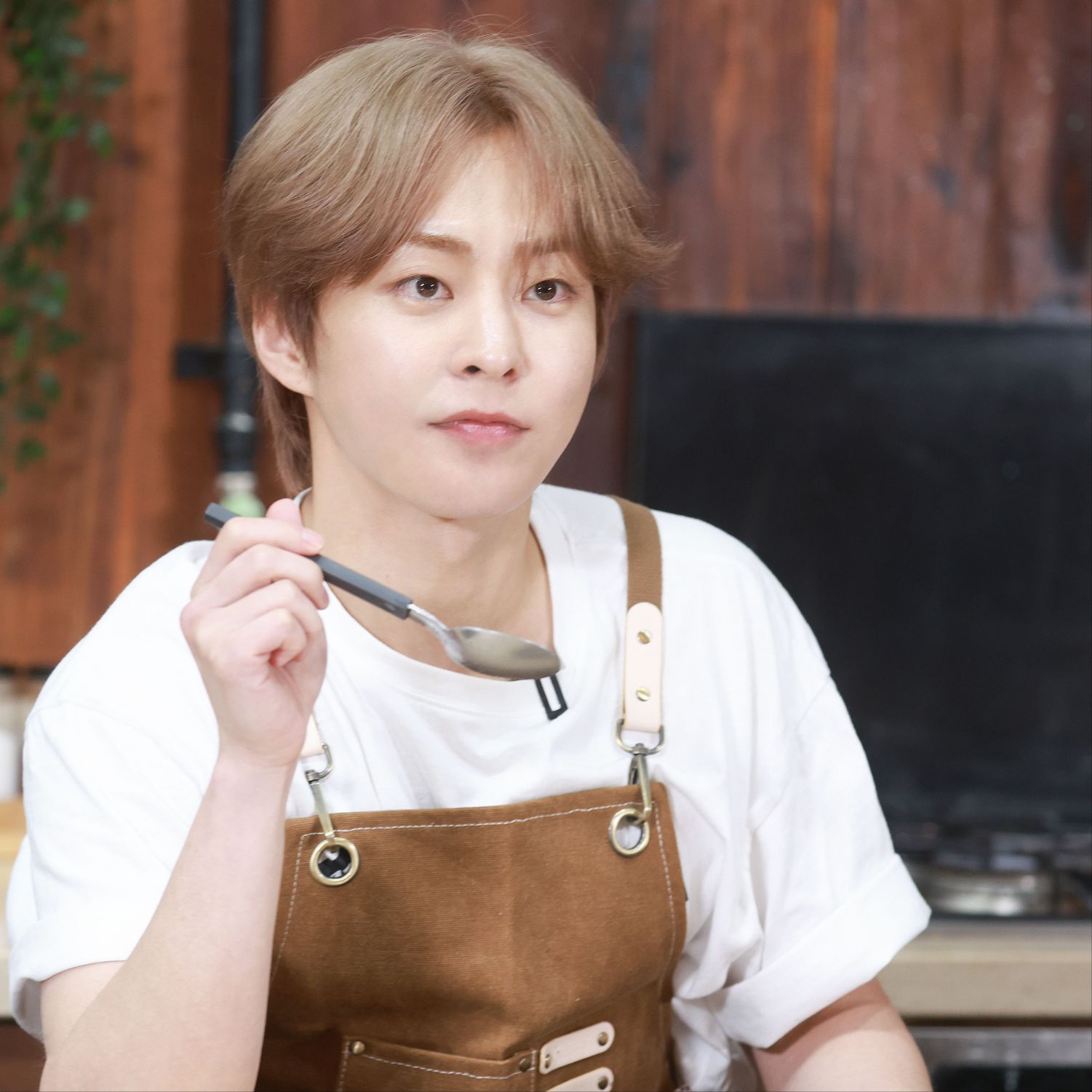 A moment captured by Xiumin (EXO)'s fan