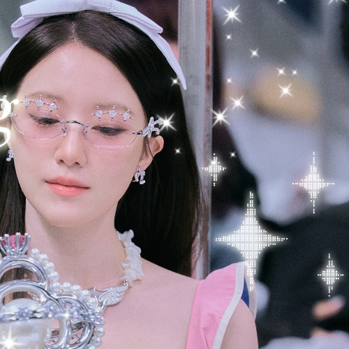 Behind-the-scenes cut of Shuhua (i-dle)