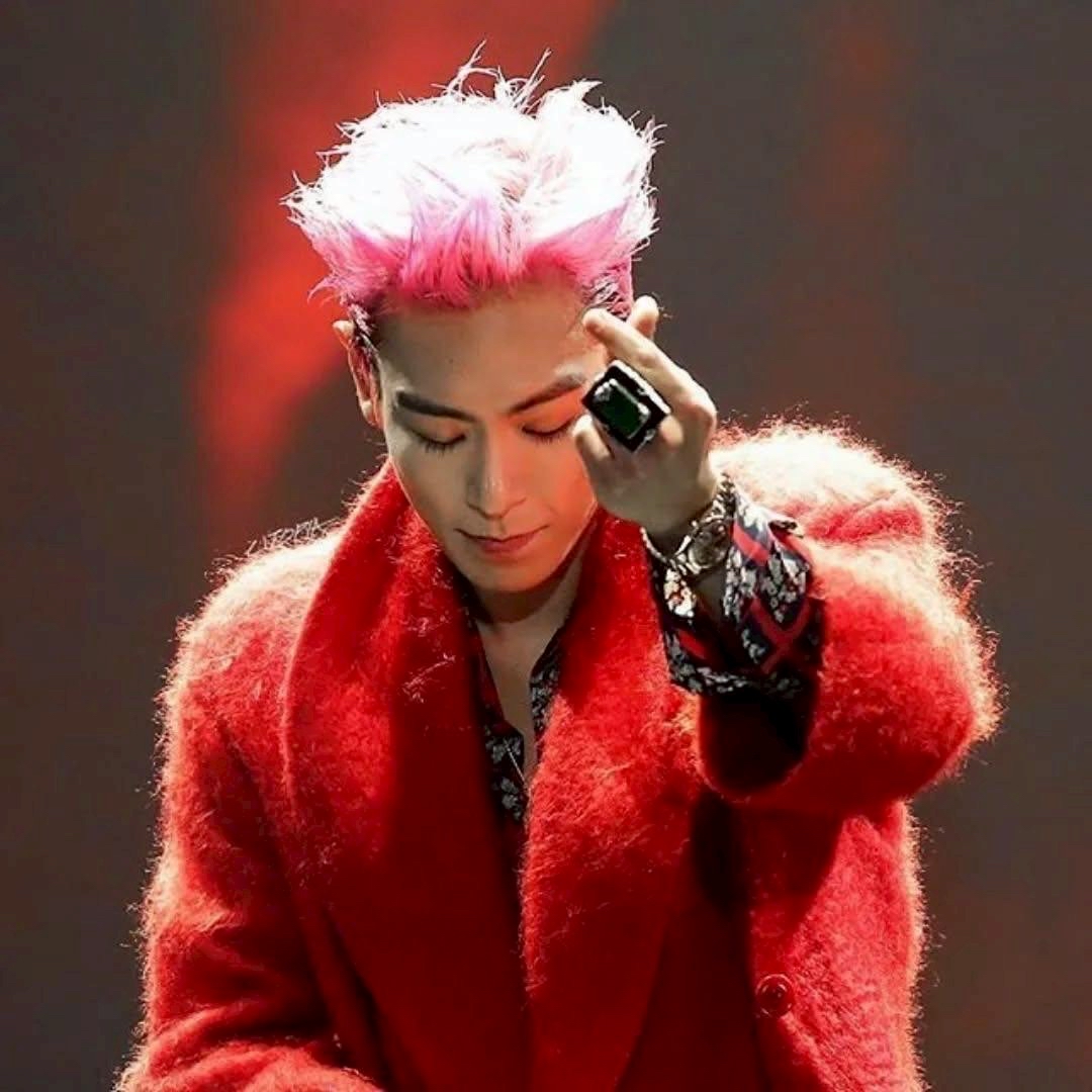 Trending idol content in the community