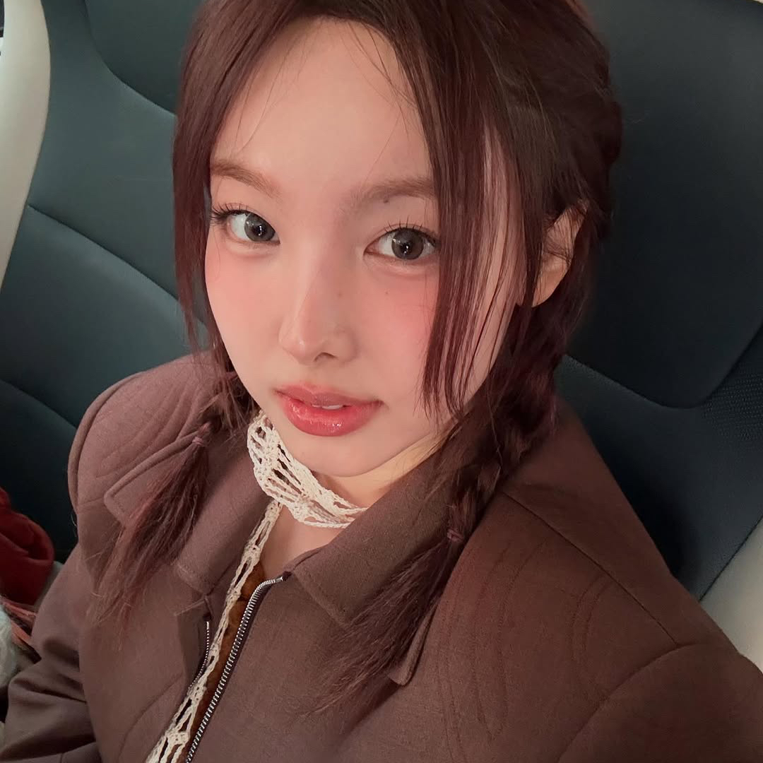 Behind-the-scenes cut of Nayeon (TWICE)
