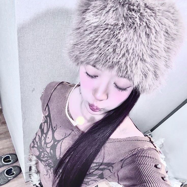 Recent activity shot of An Yujin (IVE)