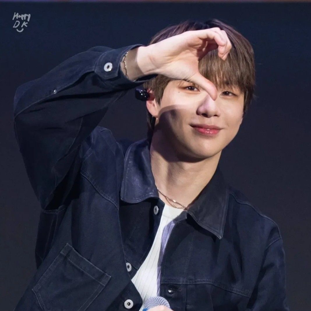 강다니엘의 비하인드 컷