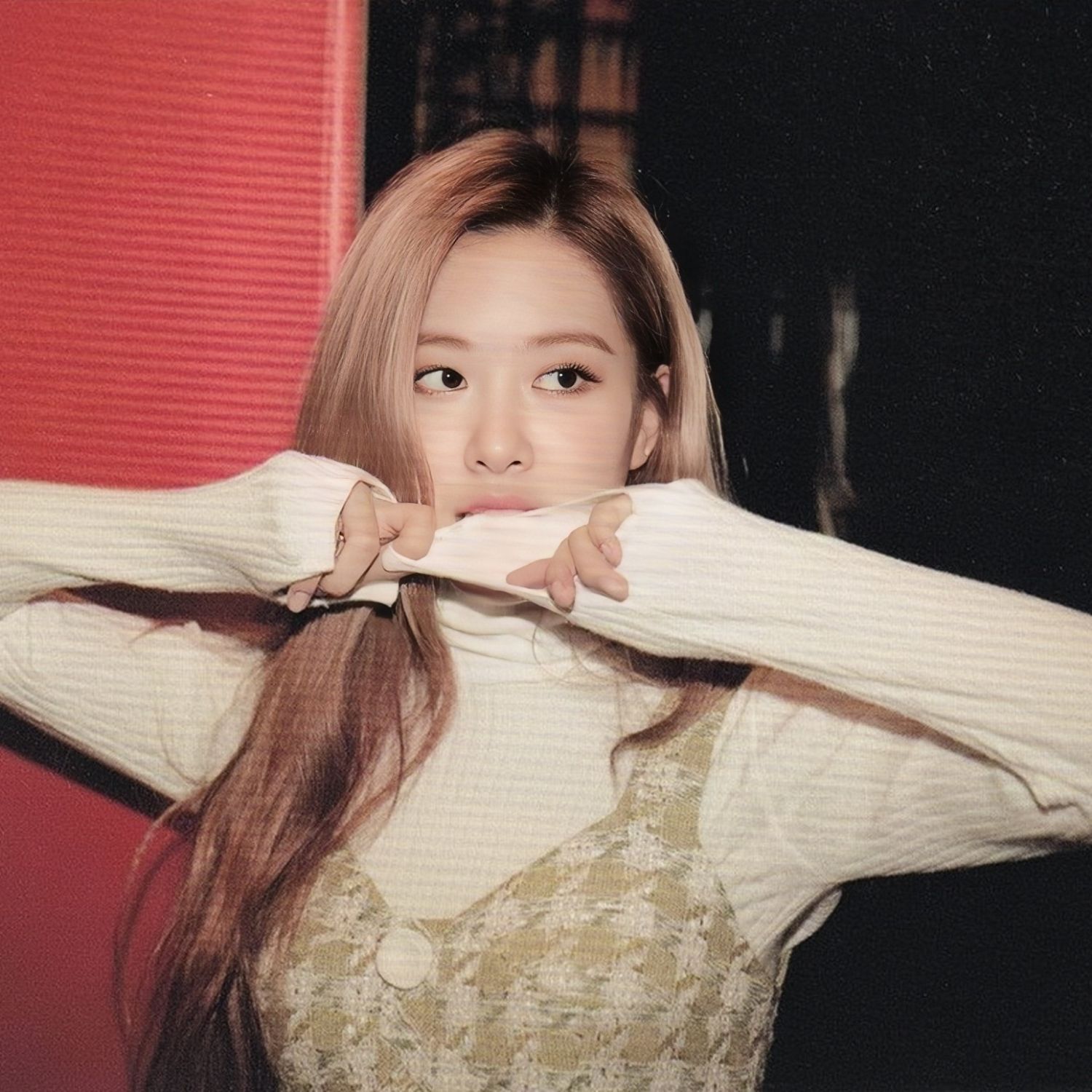 Behind-the-scenes cut of ROSÉ (BLACKPINK)