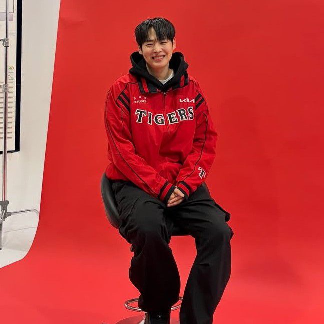 Latest photo of Choi Byungchan