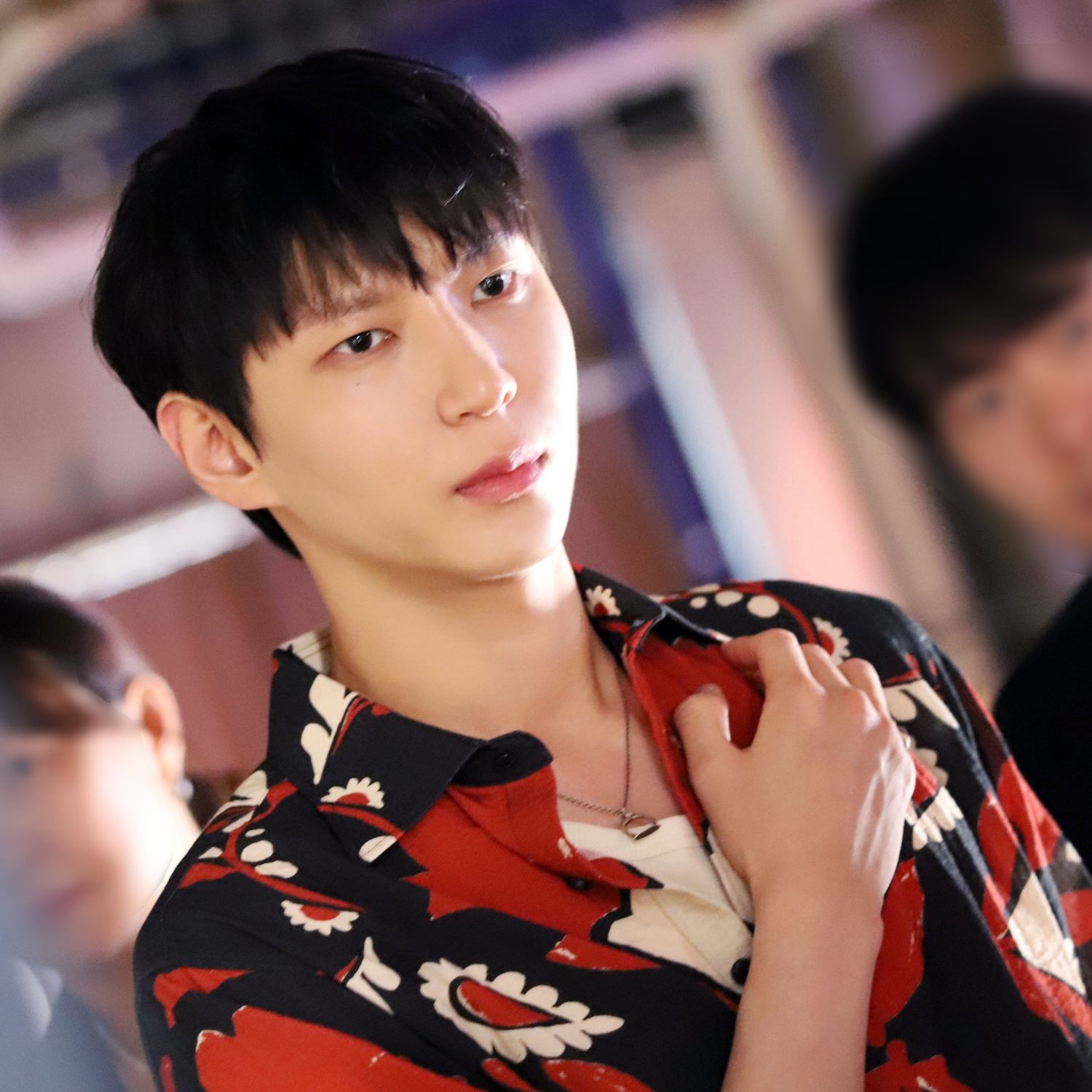 Behind-the-scenes cut of LEO (VIXX)