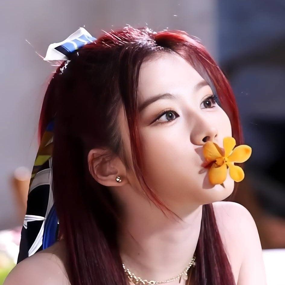 Recent activity shot of Sana (TWICE)