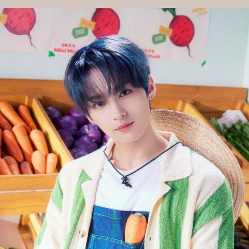 Latest photo of Lee Know (Stray Kids)