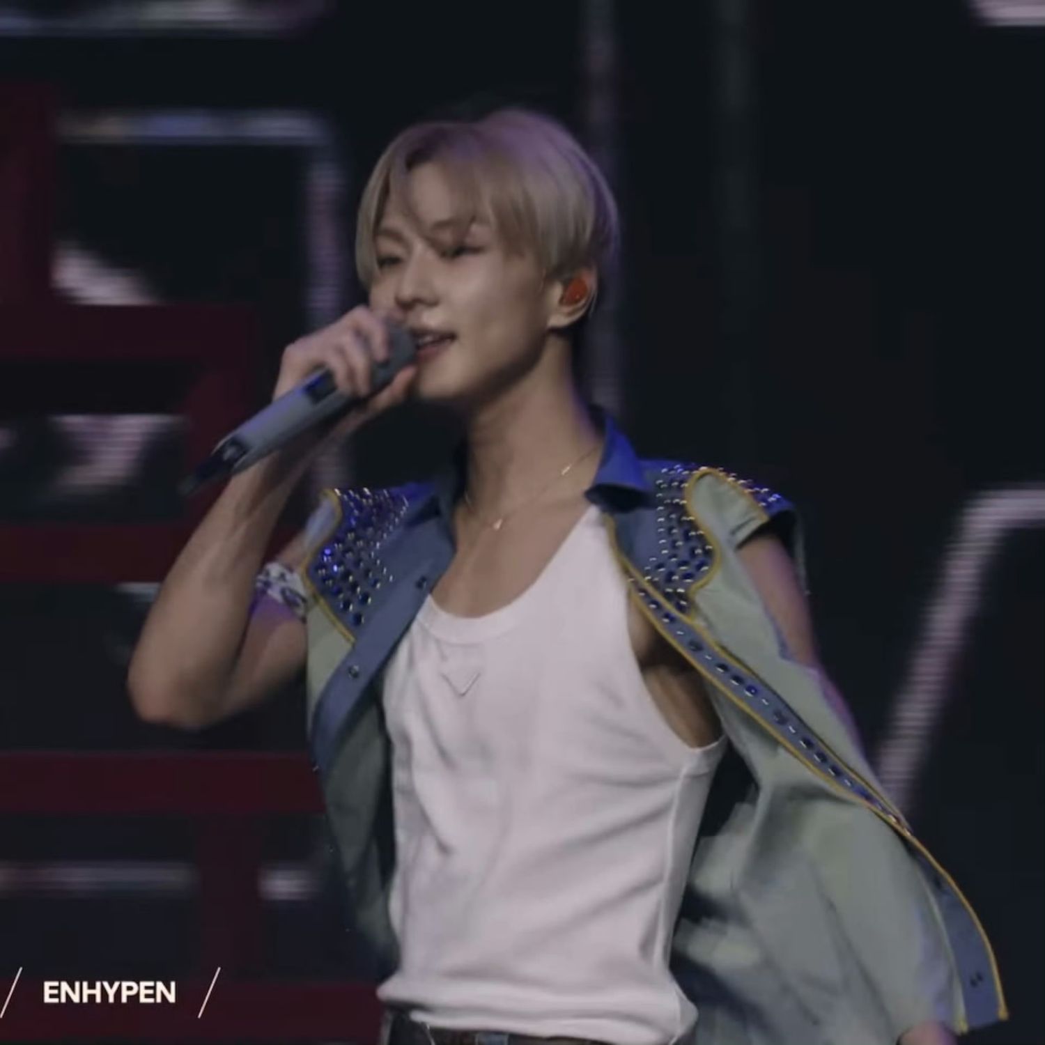 Latest photo of Jungwon (ENHYPEN)