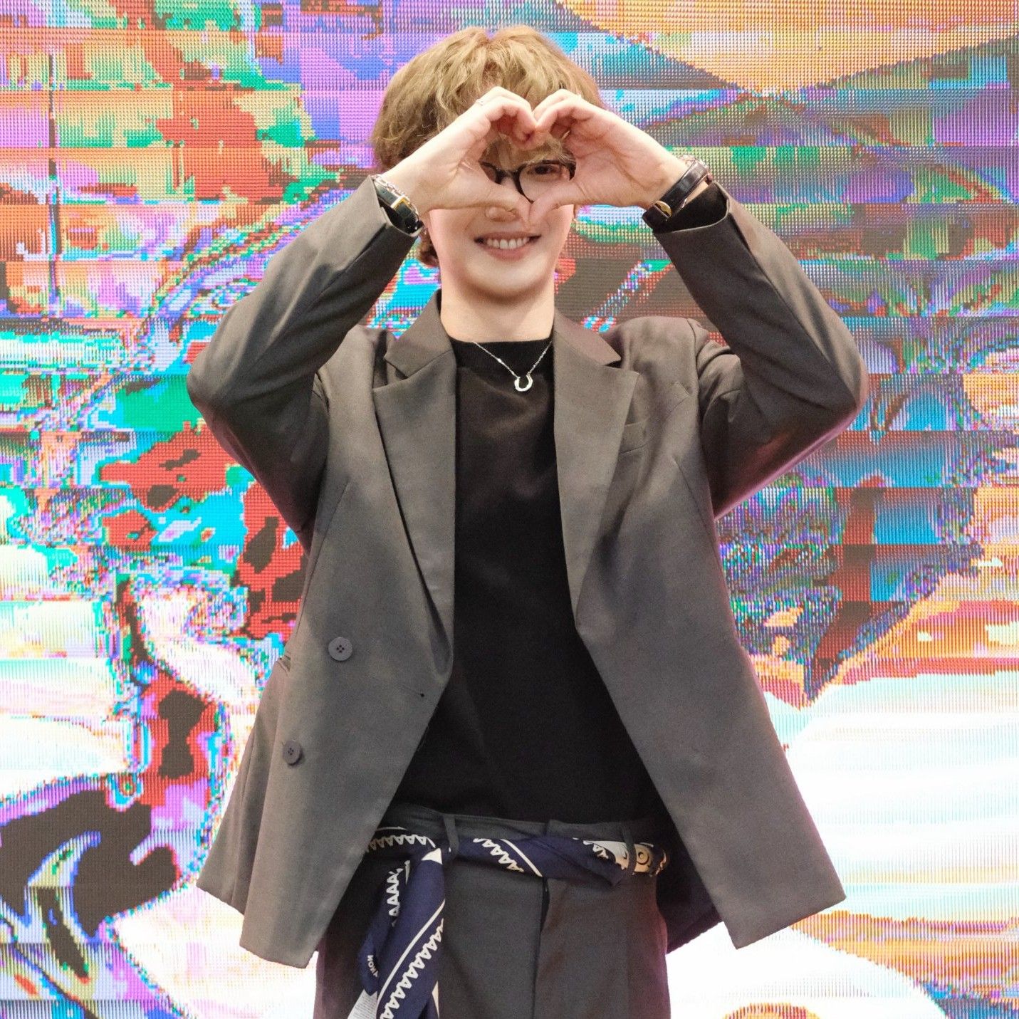 Behind-the-scenes cut of Lim Youngmin