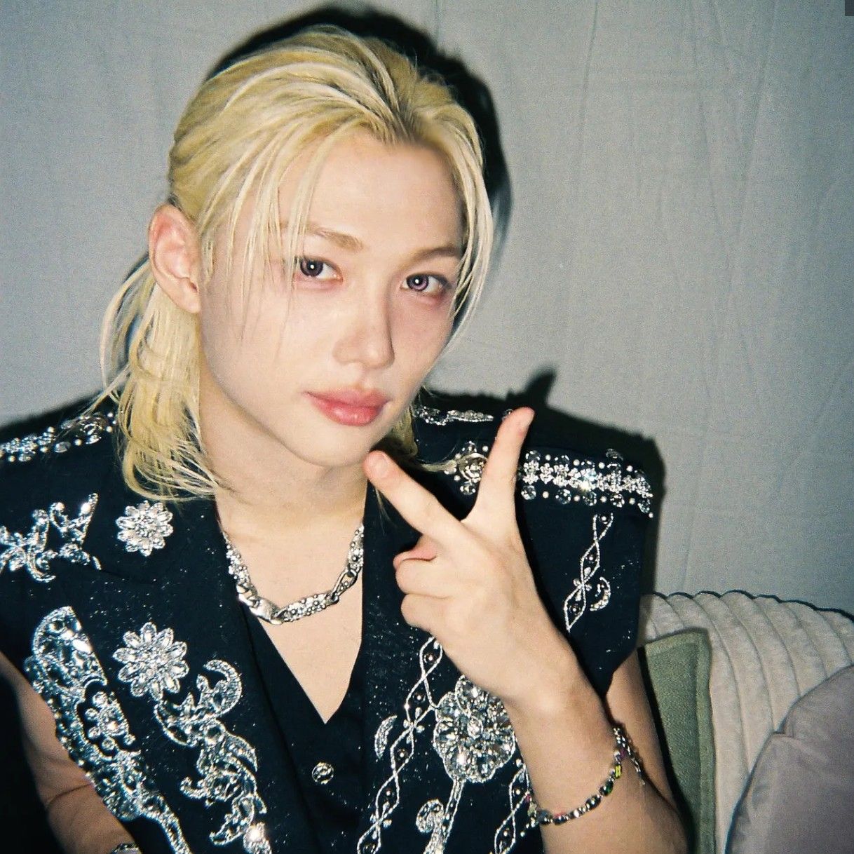 Latest photo of Felix (Stray Kids)