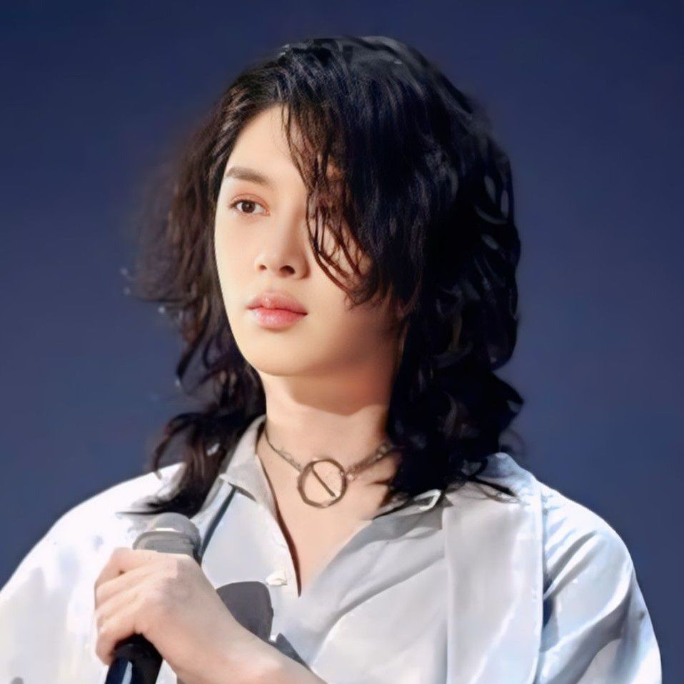 Behind-the-scenes cut of Heechul (Super Junior)