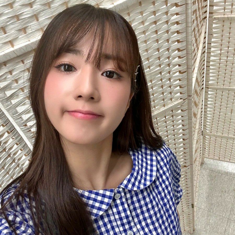 Recent activity shot of Yoon Bomi (Apink)