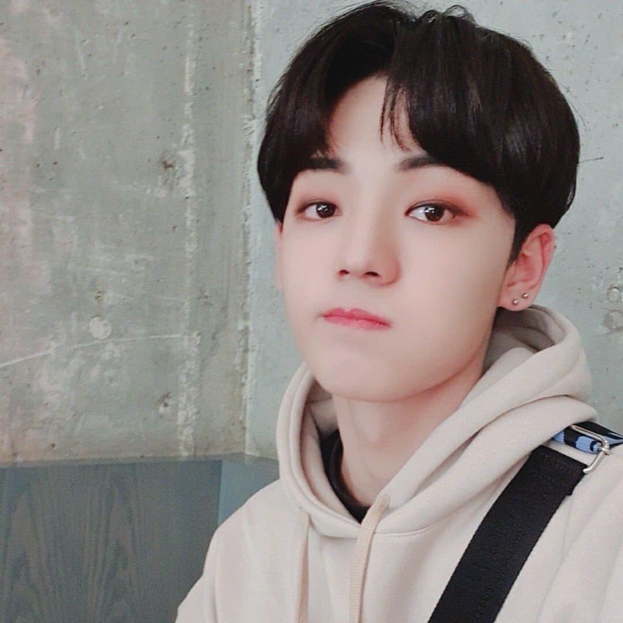 A moment captured by Chan (A.C.E)'s fan