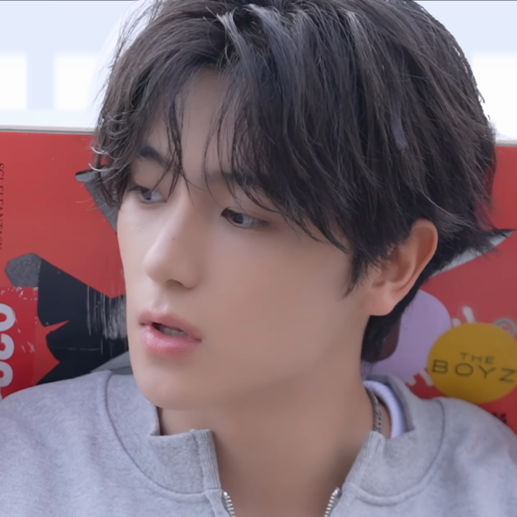 Recent activity shot of Hyunjae (THE BOYZ)